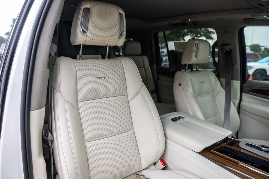 2023 Cadillac Escalade ESV Premium Luxury Platinum